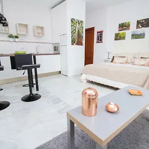 Apartamento Good Vibes Estudio Deluxe Trinidad 1, Málaga